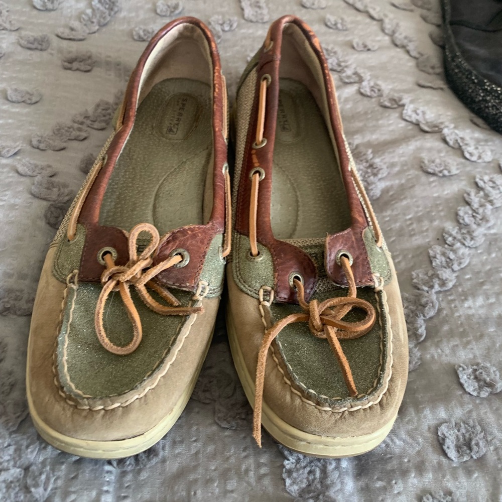 Like new sperry shoes